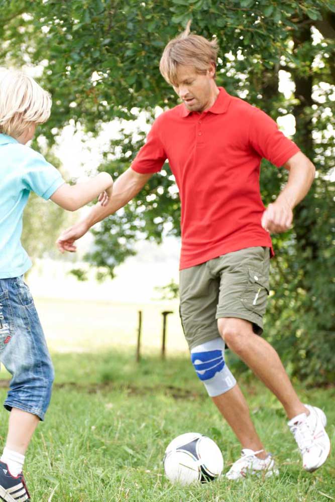 orthopädische Kniebandage für den Sport